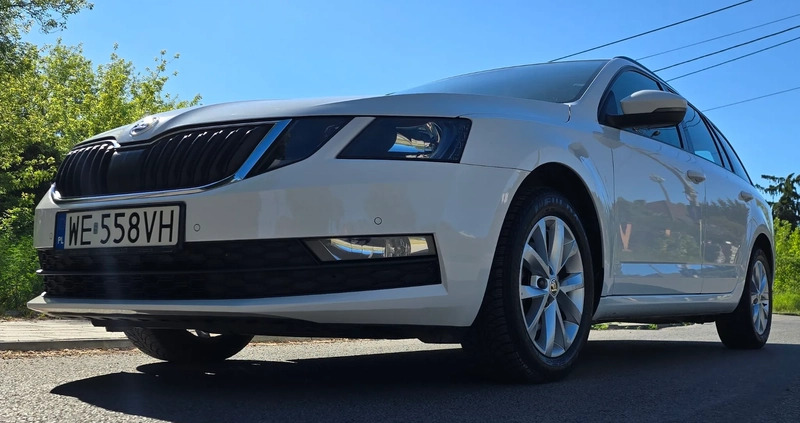 Skoda Octavia cena 43900 przebieg: 156198, rok produkcji 2019 z Łódź małe 379